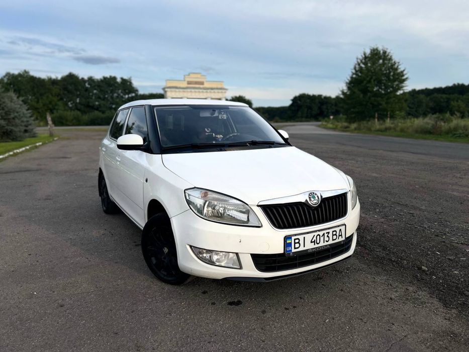 Продам skoda fabia 2 2012 року