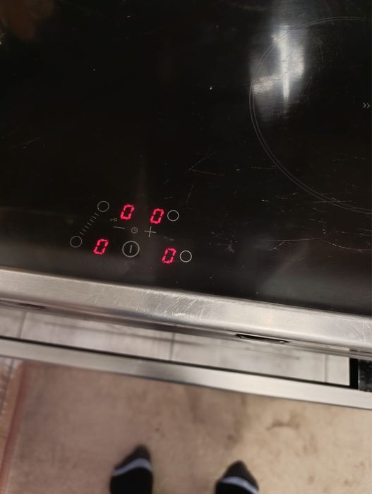 Kuchenka indukcyjna z piekarnikiem