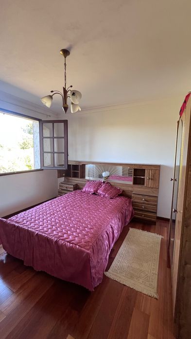 Vendo cama de casal com cabeira + mesas de cabeceira