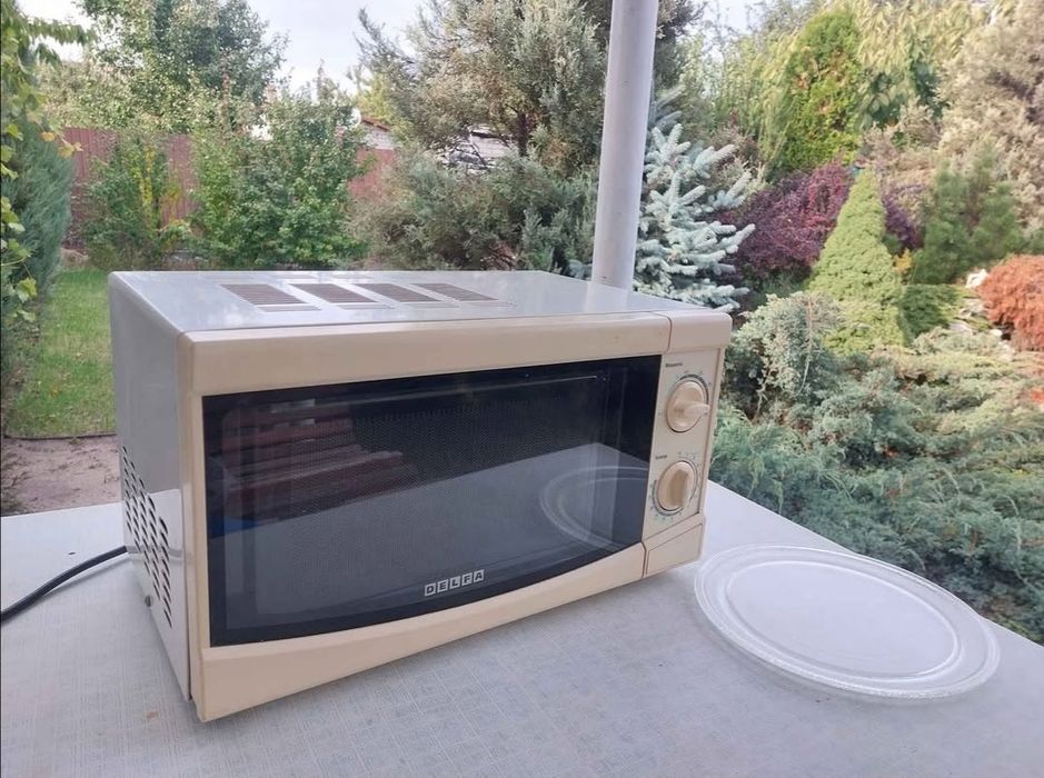 Мікрохвильована піч...