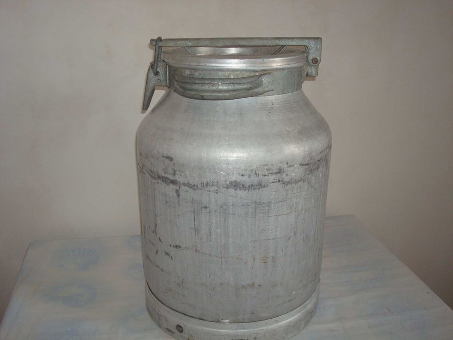 Продам бiдон алюмiневий.