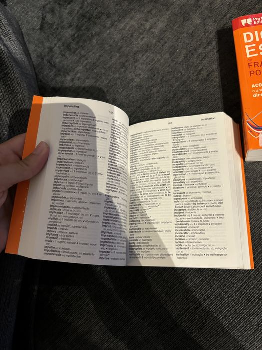 2 Dicionários Escolares Português-Francês e Português-Inglês