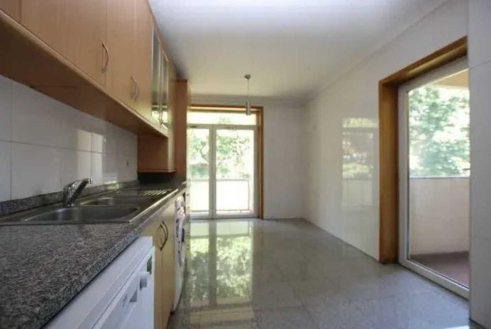 Apartamento T2 para Arrendamento Guimarães