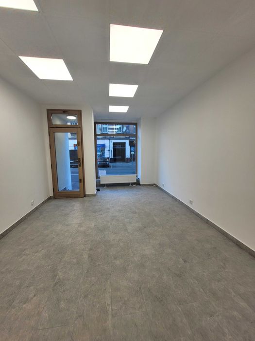 Lokal handlowo-usługowy z witryną 42,05 m2, K-ce Śródmieście