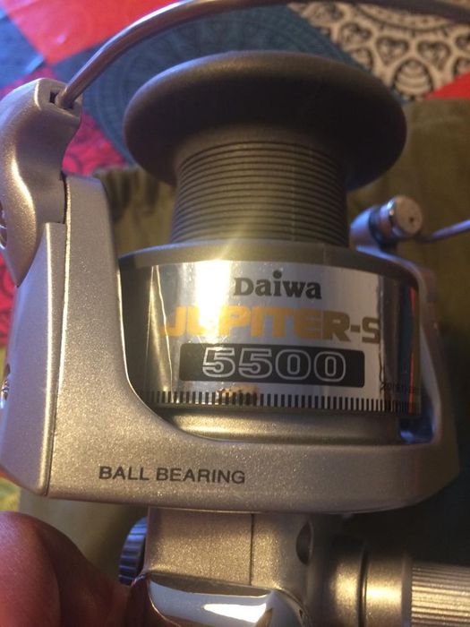 Cana de pesca Stream Surf e carreto Daiwa jupiter 5500 (mar)
