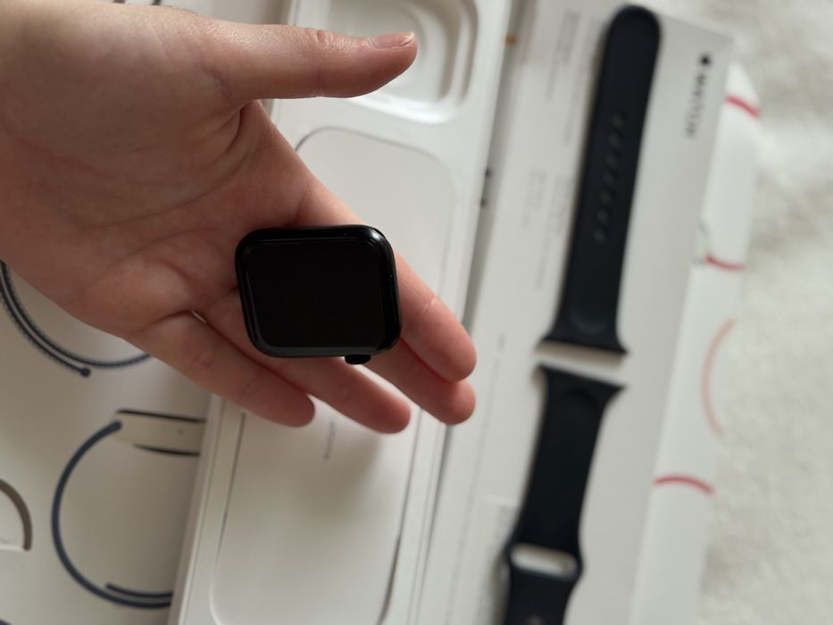 Watch SE Apple Midnight 44mm Sport Band