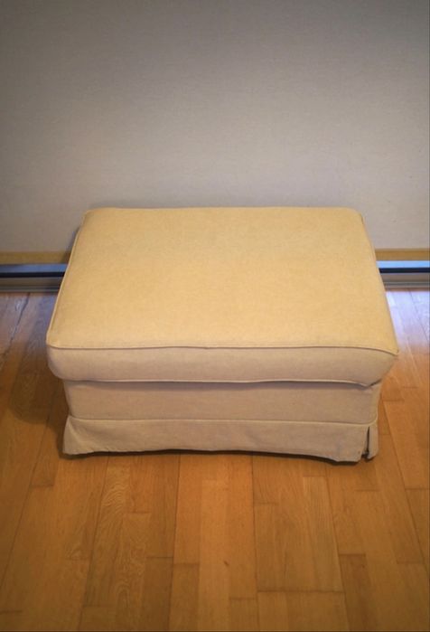 Sofá Ektorp Bege 3 lugares + Repousa-pés c/arrumação)