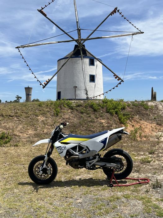 Husqvarna 701 Supermoto