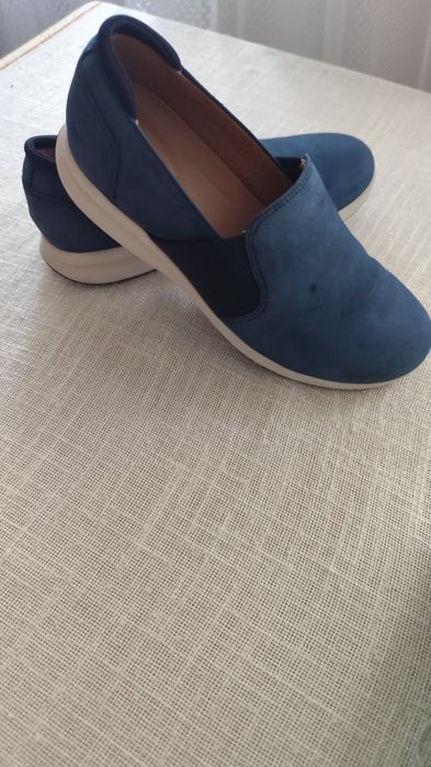 Продам женские мокасины Clarks