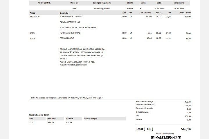 Portão de madeira duplo