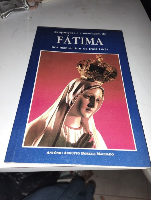 Livro "As Aparições e a Mensagem de Fátima nos Manuscritos da Irmã Lúc