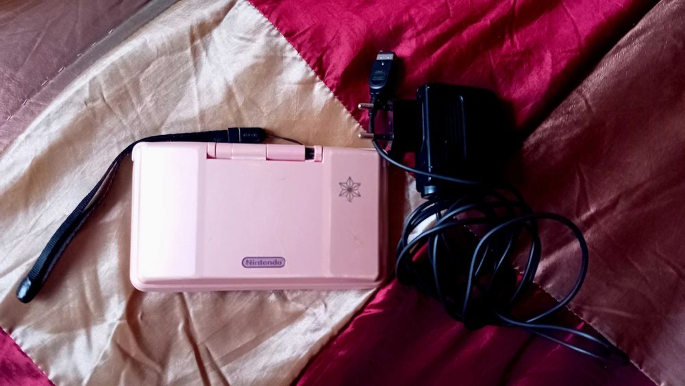 Nintendo DS cor de rosa