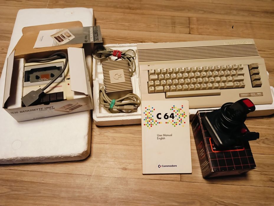 Commodore C 64 fainy zestaw