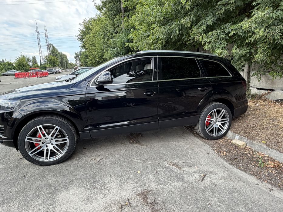 Продам AUDI Q7 4l