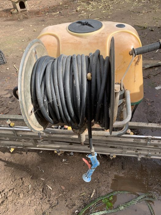 Atemizador de pulverização com varas