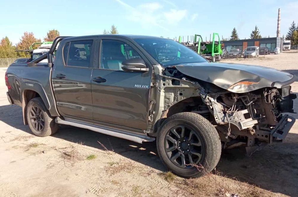 Разборка Toyota Hilux фари