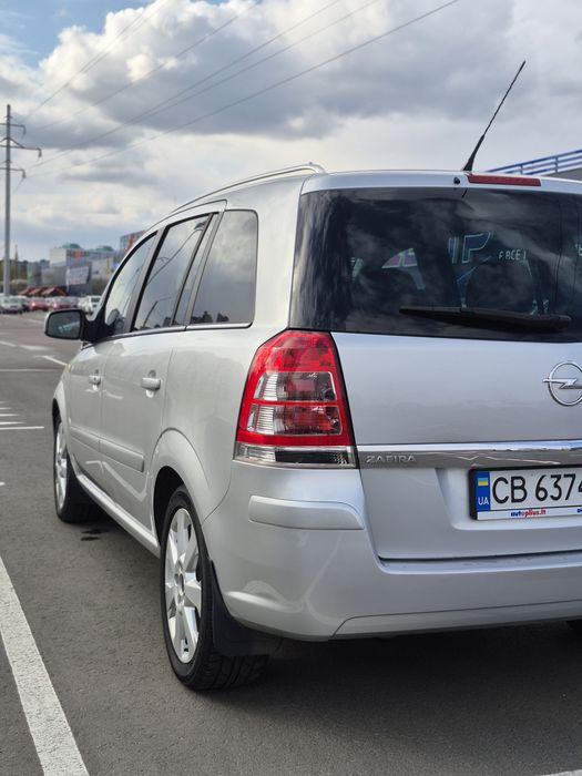 Opel Zafira 2009 | 1.8 бензин | 7 місць | механіка