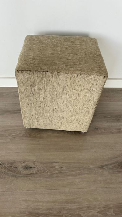 Puuff, banqueta, para sentar, o u qualquer outra coisa