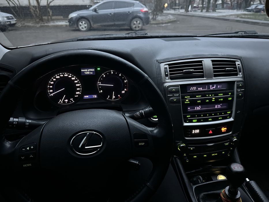 Lexus IS220d 2.2 л дизель МКПП-6 ступ. 2006 г.