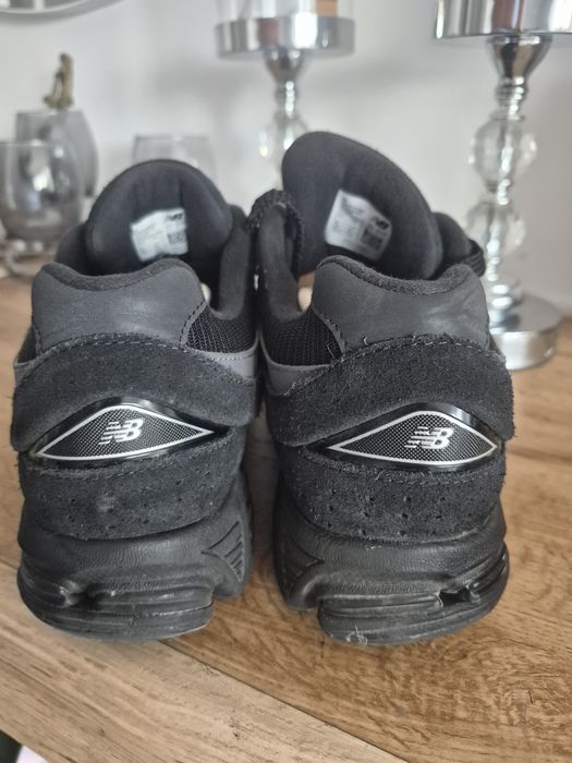 Buty New balance 2002R  czarne 42