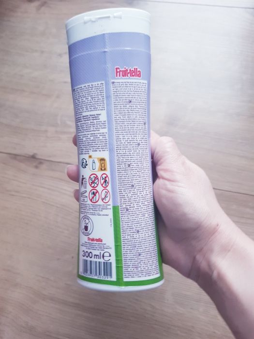 Nowy żel szampon 2 w 1 pod prysznic marki Fruit Tella 300ml