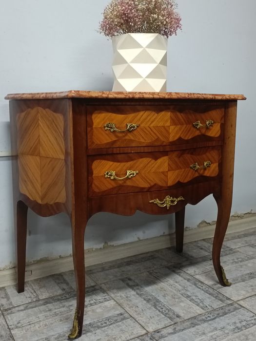 Старовинний французький комод