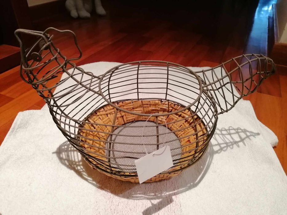 Galinha para guardar ovos - NOVA