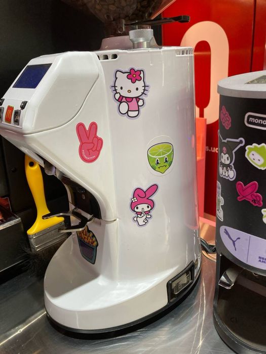 В гарному стані кавомолка Nuova Simonelli