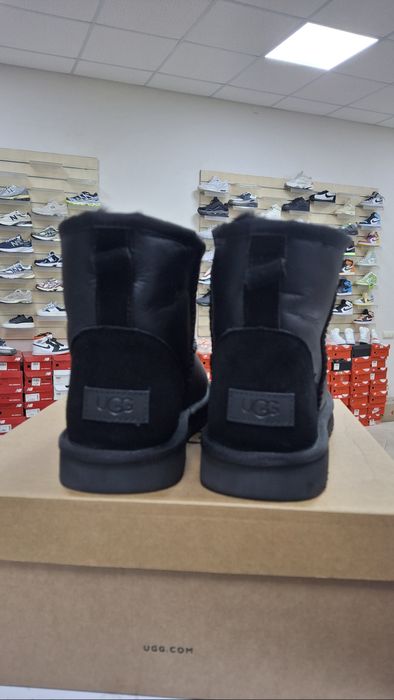 Зимові UGG виконані з натуральної шкіри , натуральна овчина 37-41р