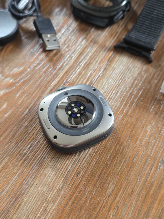 Smartwatch Samsung Galaxy Watch Ultra 2025 + dodatki