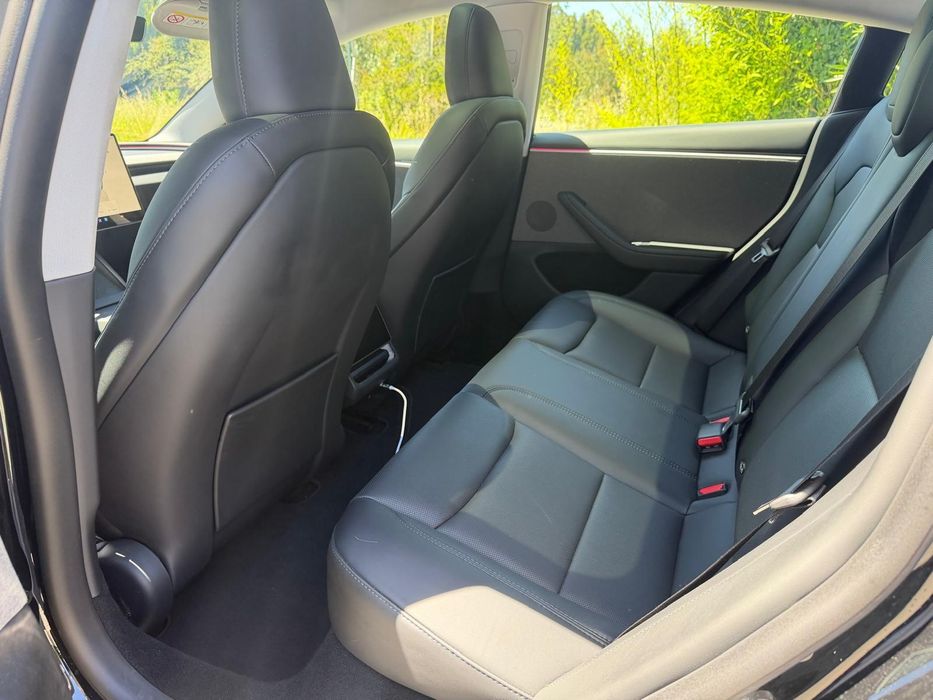 Tesla Model 3 — fotografia 8