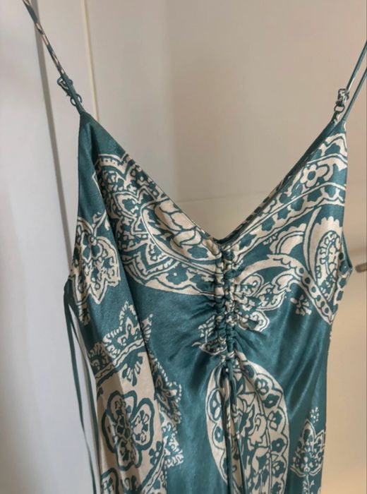 Vestido Acetinado Zara