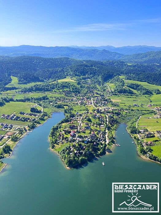 Domek blisko jeziora  Bieszczady Solina  Zawóz