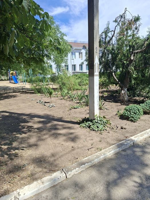 Продам участок 9 соток район школы