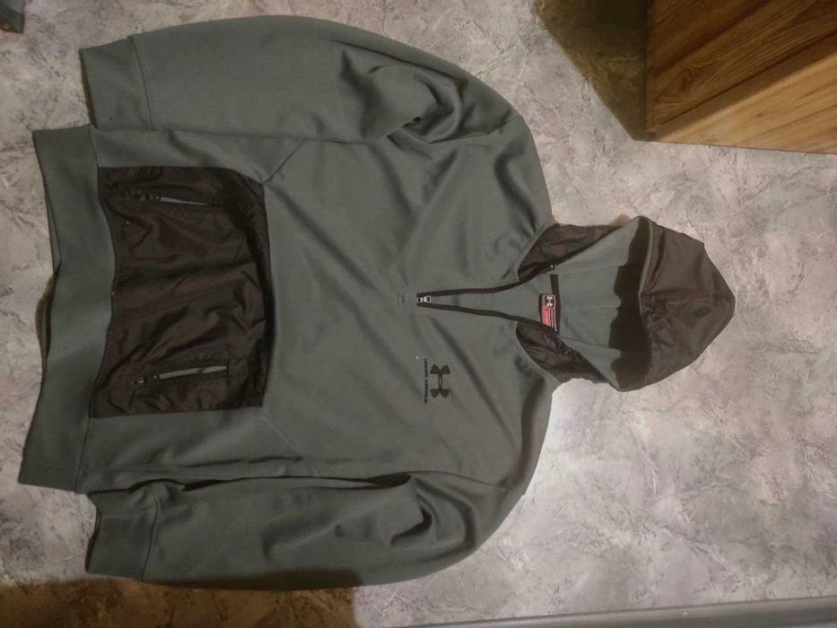 Широкий спортивный худак Under Armour