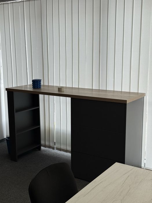 Кухня в зборі з мийкою та розетками