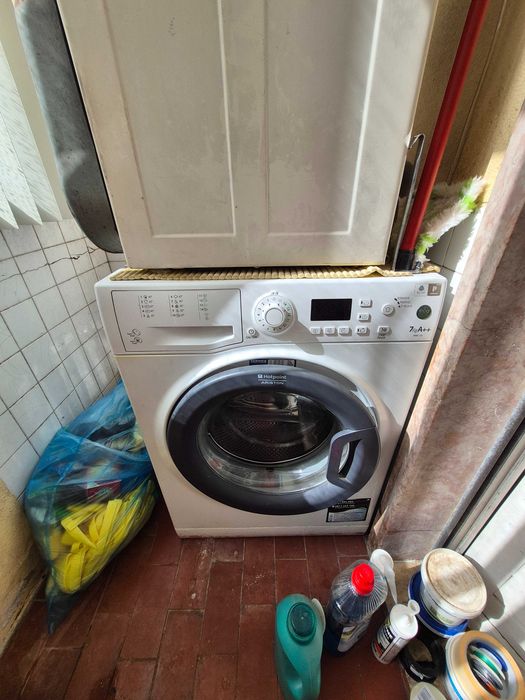 Máquina de lavar roupa Ariston Hotpoint WMG 722 B – 7kg, 1200 rpm