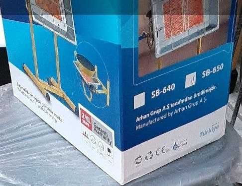 Газовий балон з нагрівачем та пальником для готування їжі