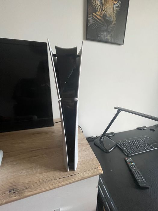 Konsola PlayStation 5 Slim z dwoma padami na gwarancji.