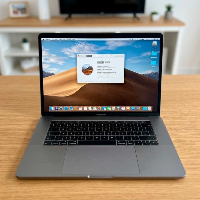 Apple MacBook Pro 15 [2017] – Core i7, 4GB Graphics