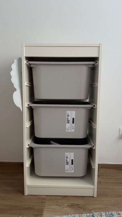 Organizador IKEA para quarto infantil com 3 caixas