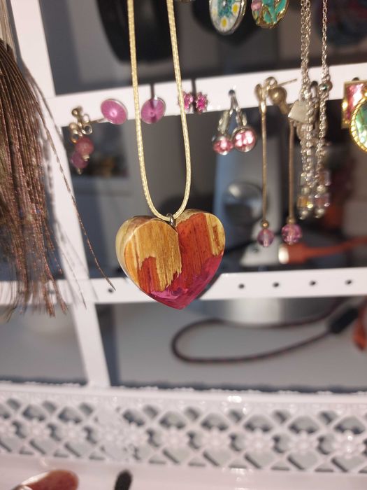 Naszyjnik handmade z drewna wiśni