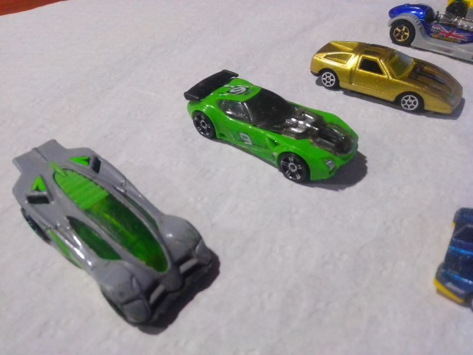 Carrinhos miniatura antigos