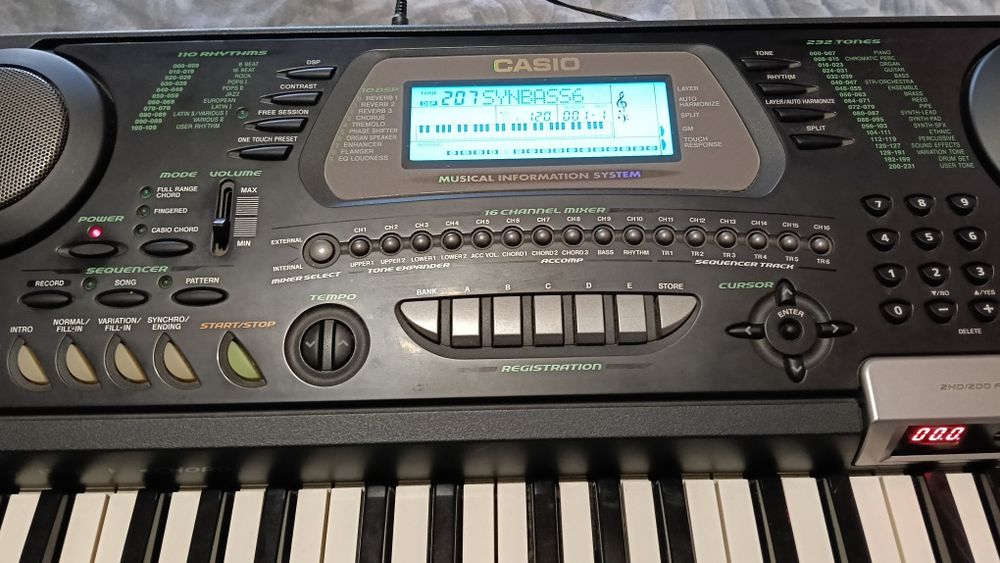 Teclado  Casio 731, com tripé e oferta projetor