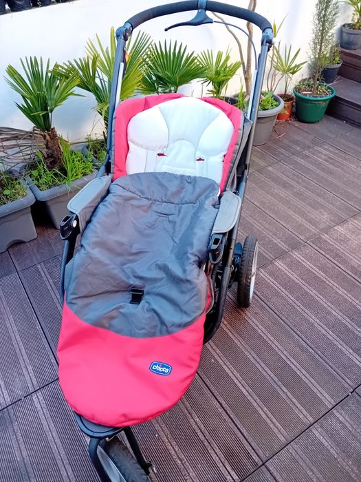 Carrinho passeio com cadeira auto