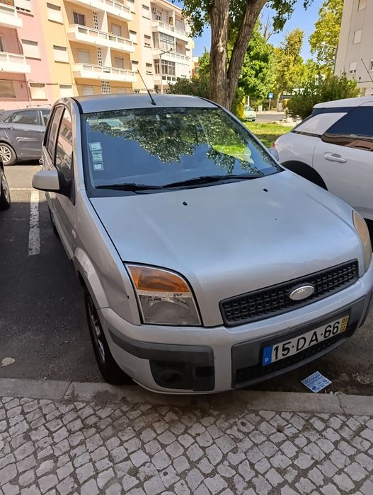 Ford Fusion — fotografia 5