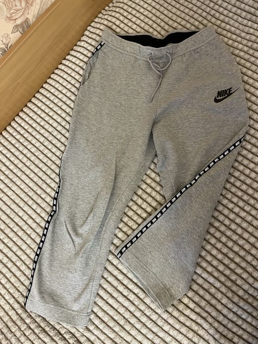 Спортивні жіночі бріджі Nike S (носила на М) вільного крою. Оригінал.