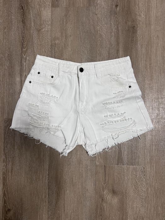 Джинсові шорти. Білого кольору.