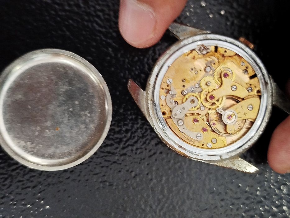 Lote 2 relógios - cronógrafo De Sotto e relógio de corda Mayo