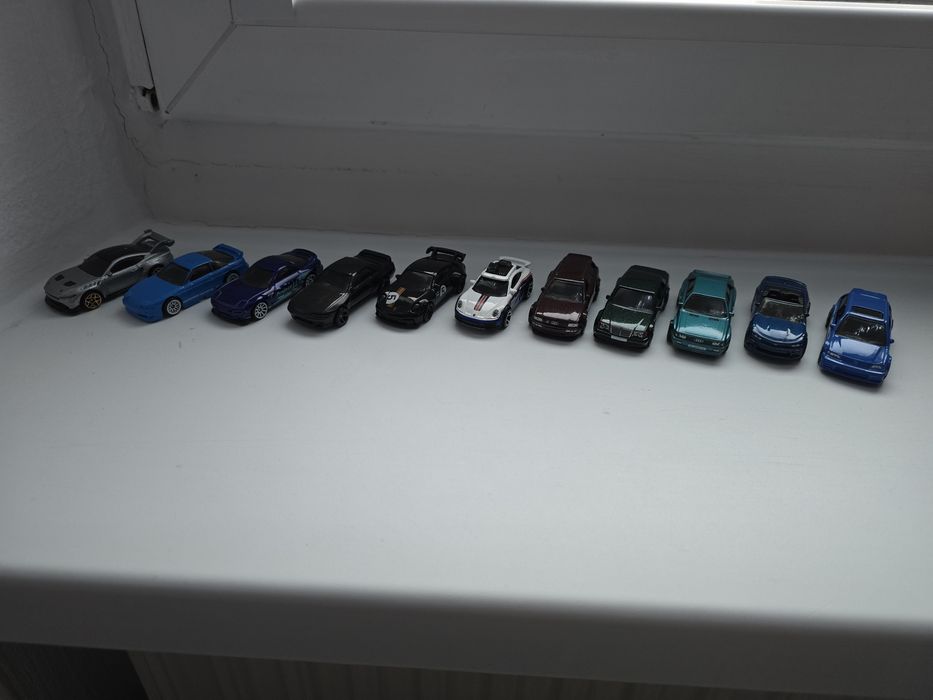 Zestaw 11 autek luzaków hot wheels